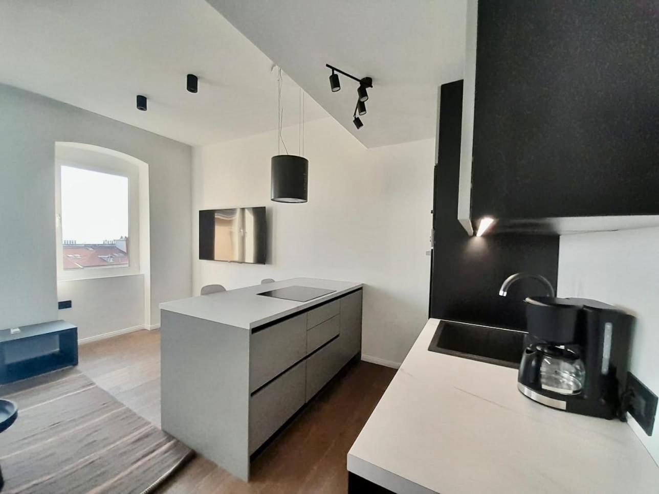 Jadabell 1 & 2 With Sea View Apartment Rijeka Bagian luar foto